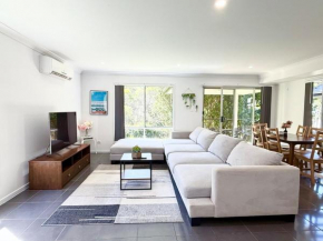 Coomera Comfort - Family Home Great for Play or Work, mins to Coomera Westfield n Theme Parks